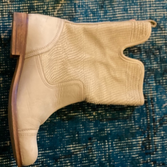 Ankle boot soft and supple Nubuck ♥️NWOT♥️ - Picture 5 of 9